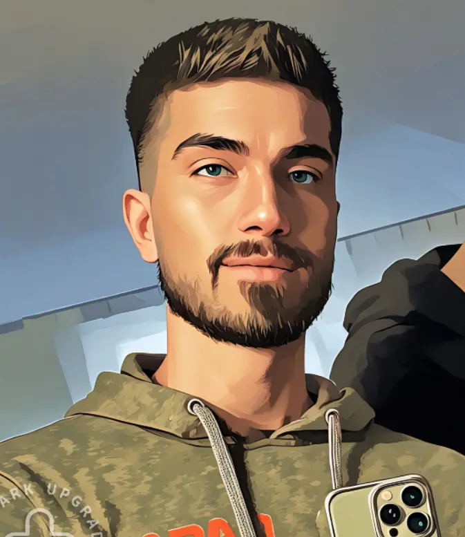 Headshot of Ali Ghaleyan